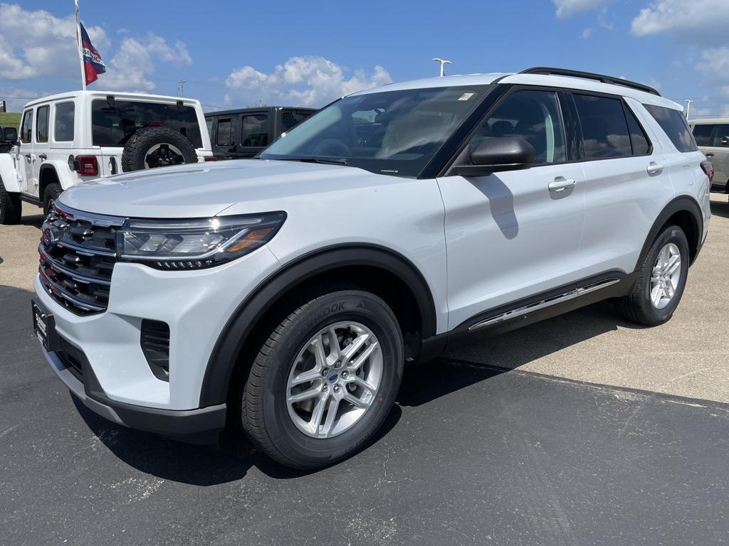 new 2025 Ford Explorer car, priced at $40,294