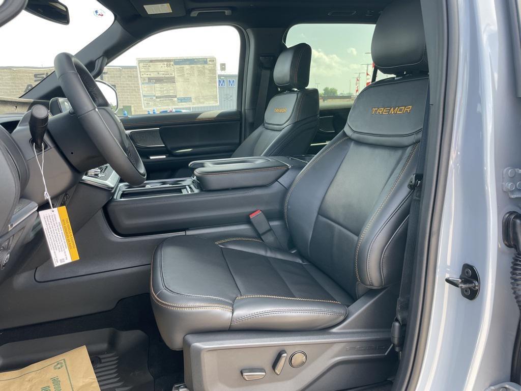 new 2025 Ford Expedition car, priced at $81,169