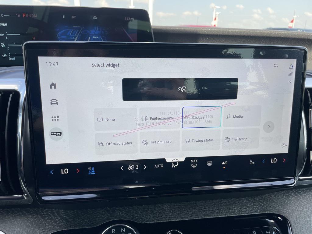 new 2025 Ford Expedition car, priced at $81,169