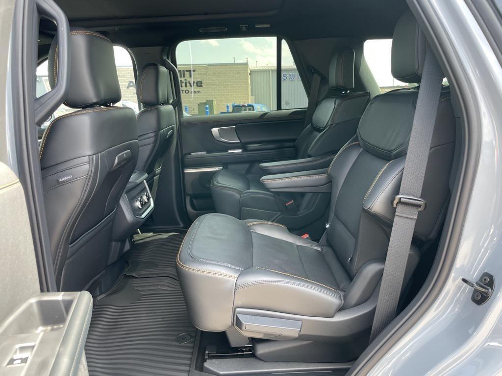 new 2025 Ford Expedition car, priced at $81,169