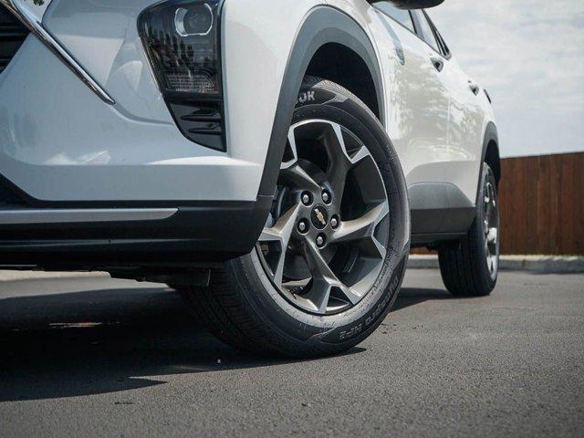 new 2025 Chevrolet Trax car, priced at $23,998