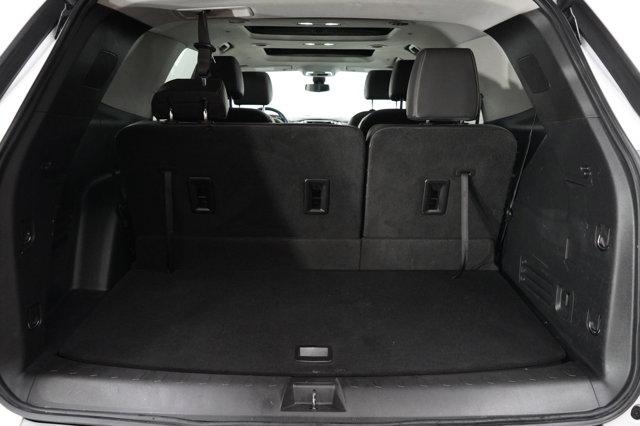 used 2021 Chevrolet Traverse car, priced at $32,998