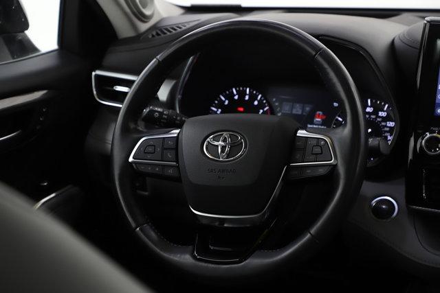 used 2021 Toyota Highlander car, priced at $36,998