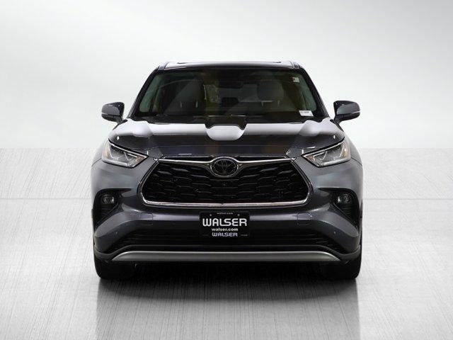 used 2021 Toyota Highlander car, priced at $36,998