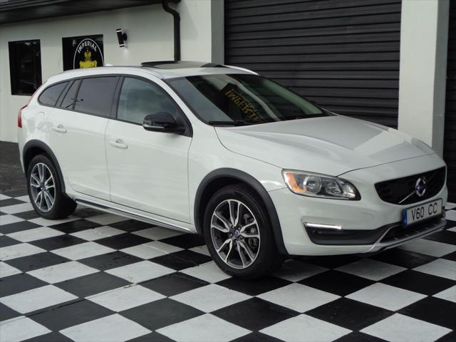 used 2015 Volvo V60 Cross Country car, priced at $12,495