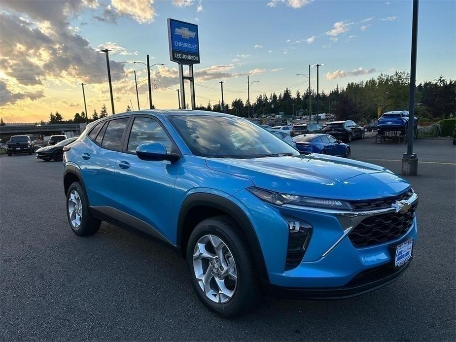 new 2025 Chevrolet Trax car