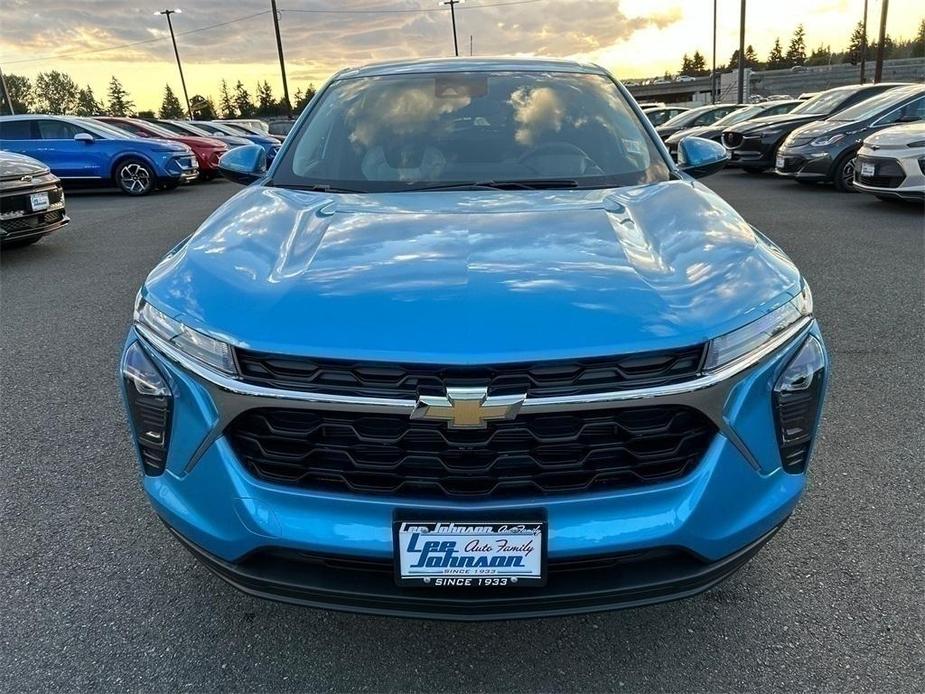 new 2025 Chevrolet Trax car