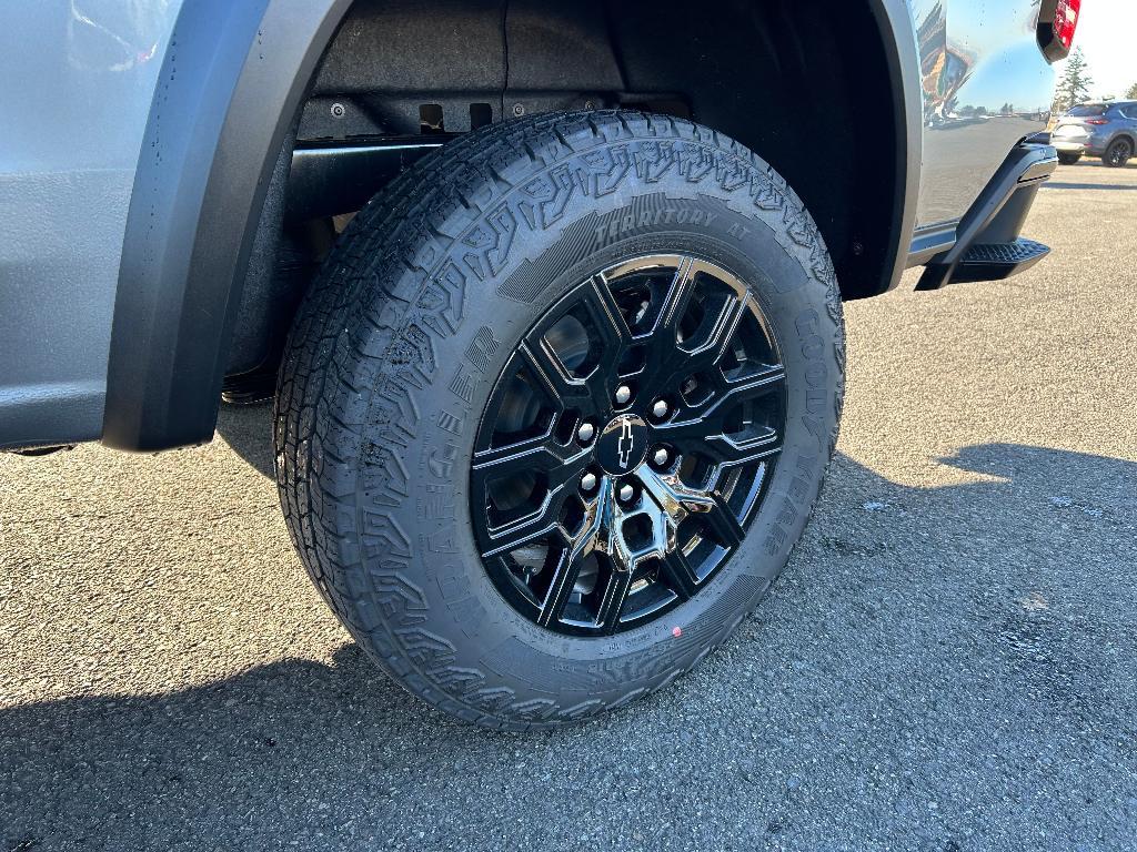 new 2025 Chevrolet Colorado car, priced at $42,645