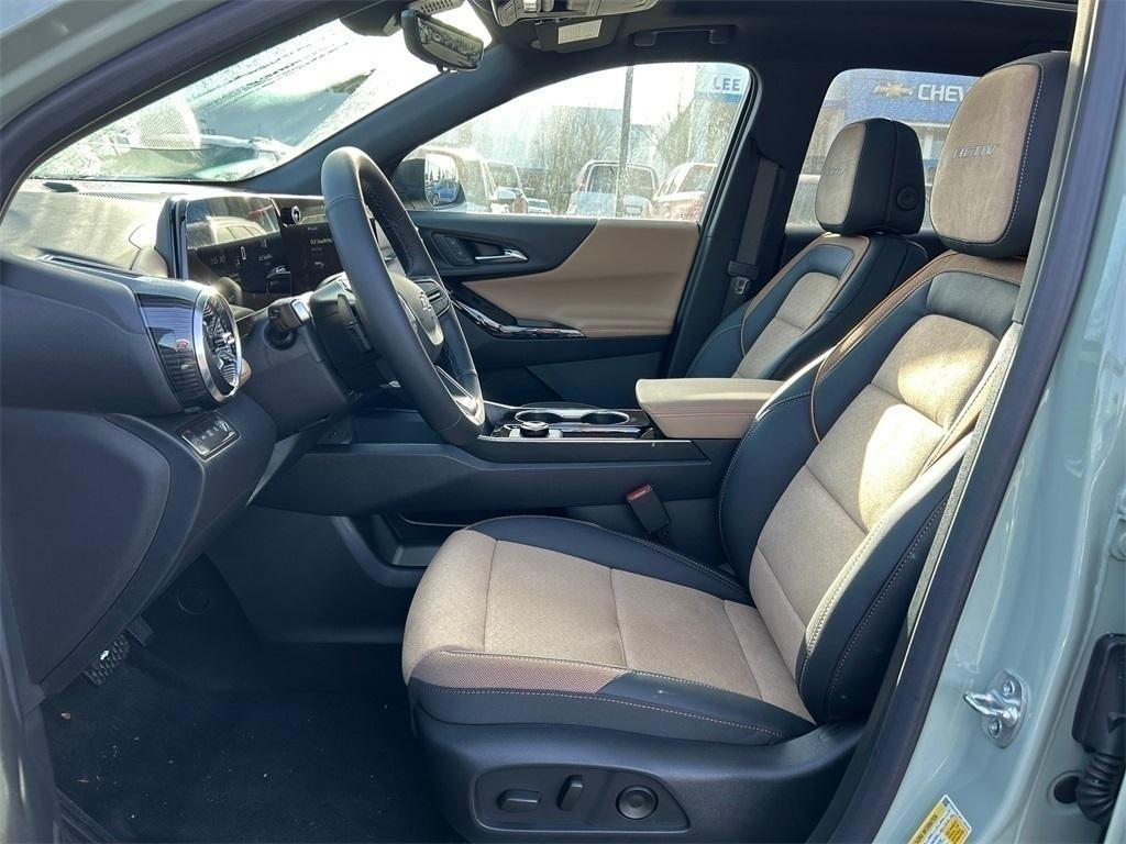 new 2025 Chevrolet Equinox car, priced at $38,414