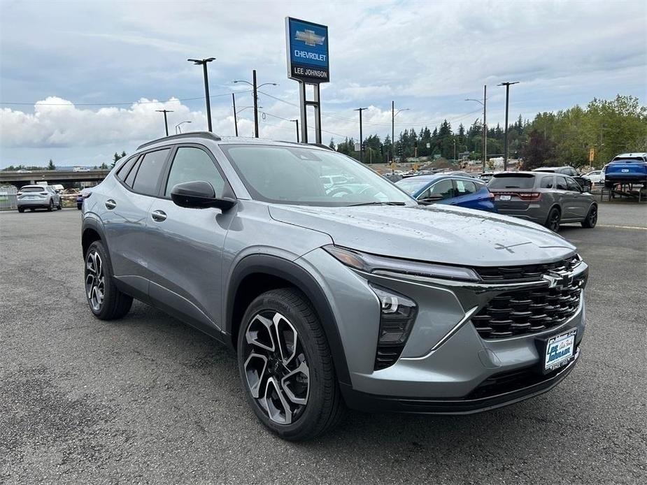 new 2025 Chevrolet Trax car