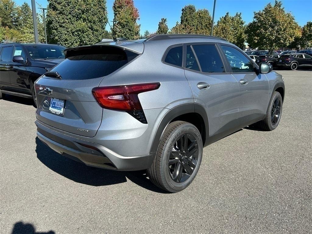 new 2025 Chevrolet Trax car, priced at $27,085