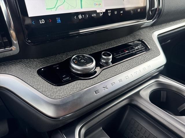 new 2025 Ford Expedition car, priced at $84,490