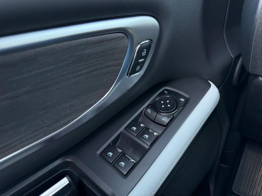 new 2025 Ford Expedition car, priced at $87,490
