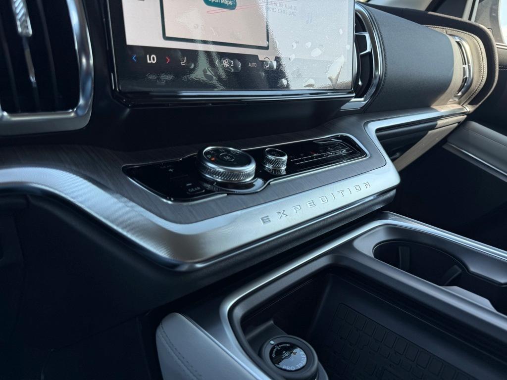 new 2025 Ford Expedition car, priced at $87,490