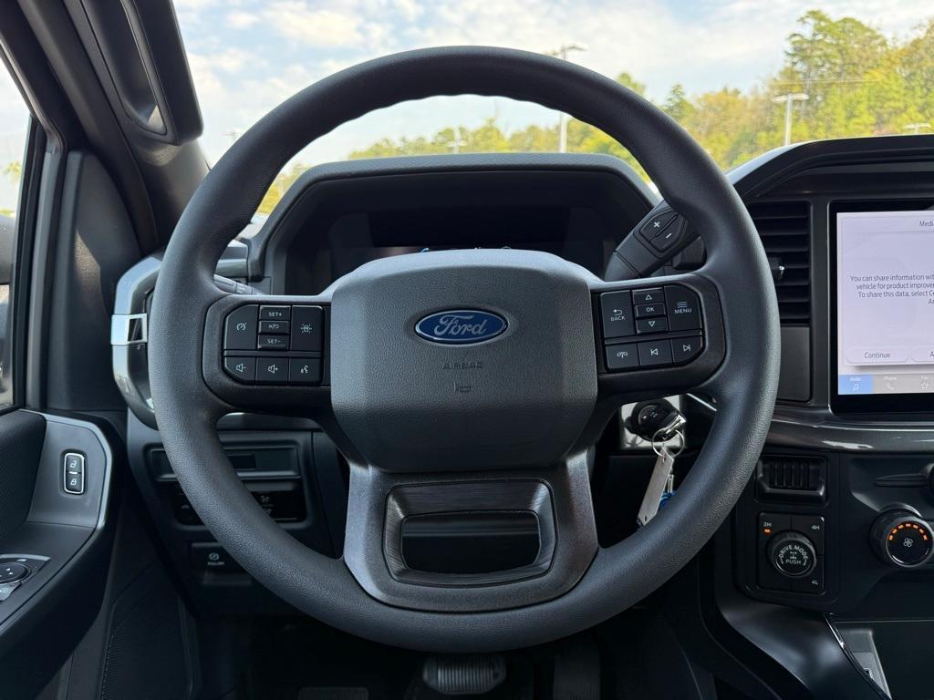 new 2025 Ford F-150 car, priced at $49,090