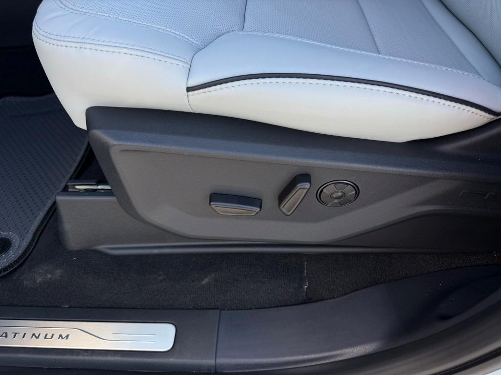 new 2025 Ford Expedition car, priced at $86,590