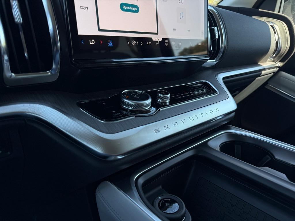 new 2025 Ford Expedition car, priced at $86,590