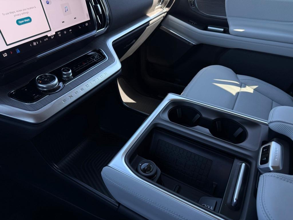 new 2025 Ford Expedition car, priced at $86,590