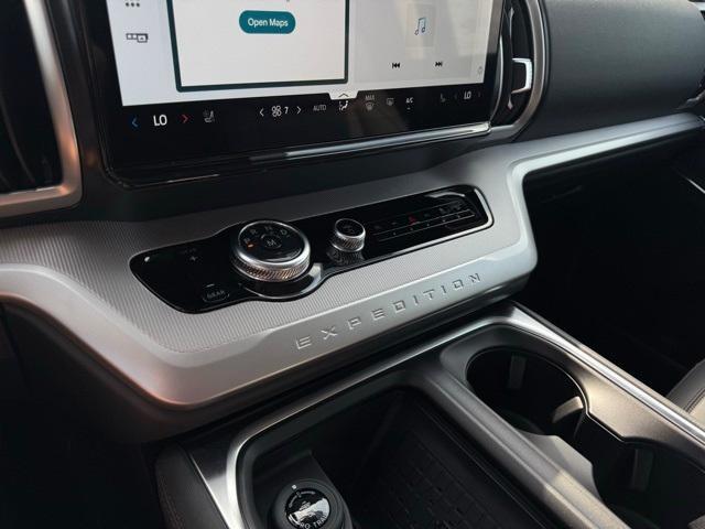 new 2025 Ford Expedition car, priced at $70,990