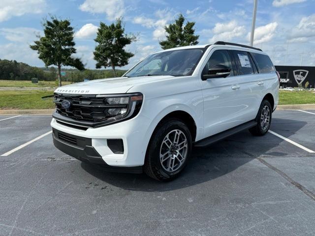 new 2025 Ford Expedition car, priced at $70,990