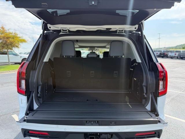 new 2025 Ford Expedition car, priced at $70,990