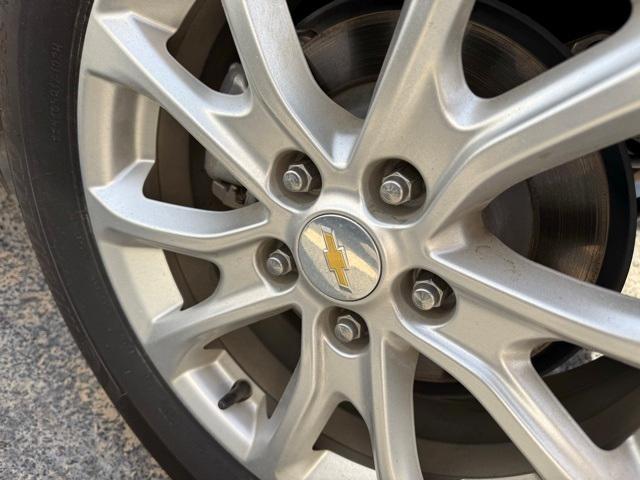 used 2021 Chevrolet Equinox car, priced at $19,137