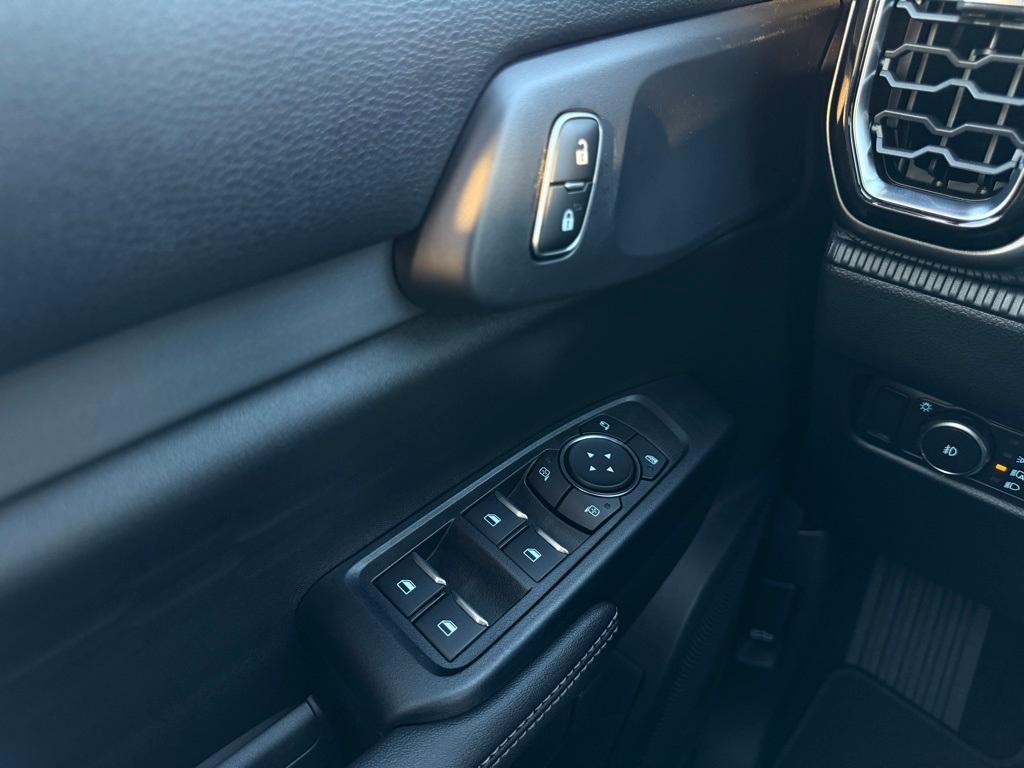 new 2025 Ford Ranger car, priced at $38,990