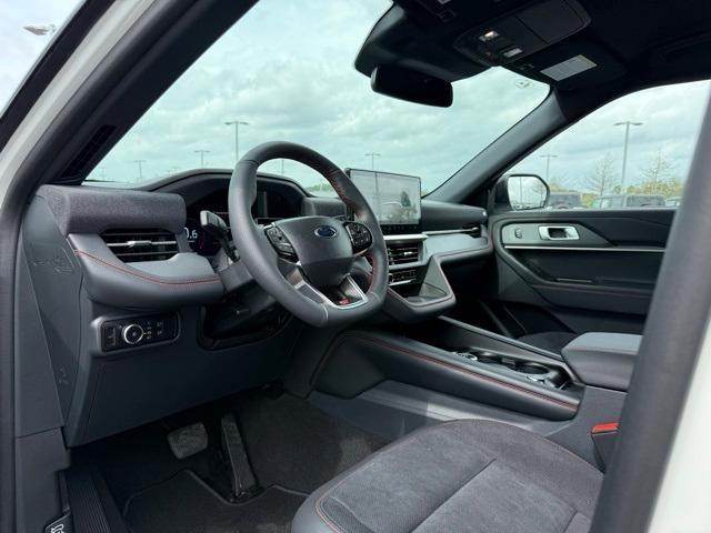 new 2025 Ford Explorer car, priced at $54,370