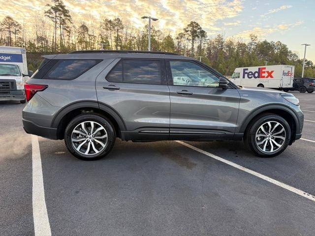 new 2025 Ford Explorer car, priced at $46,553