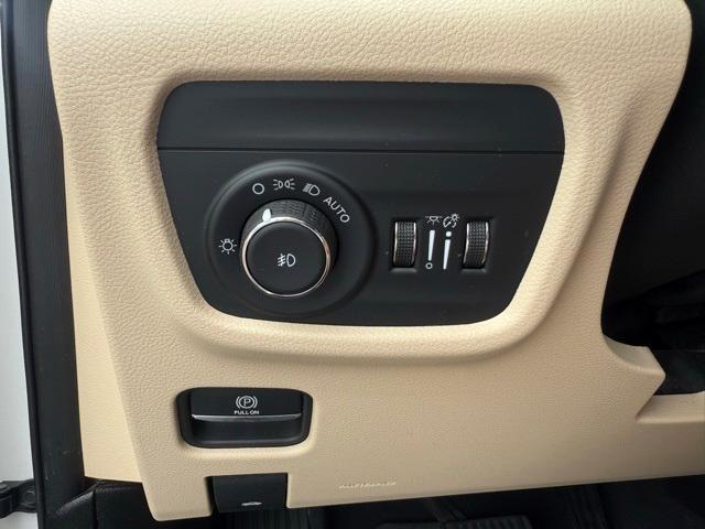 used 2023 Jeep Grand Cherokee car, priced at $30,123