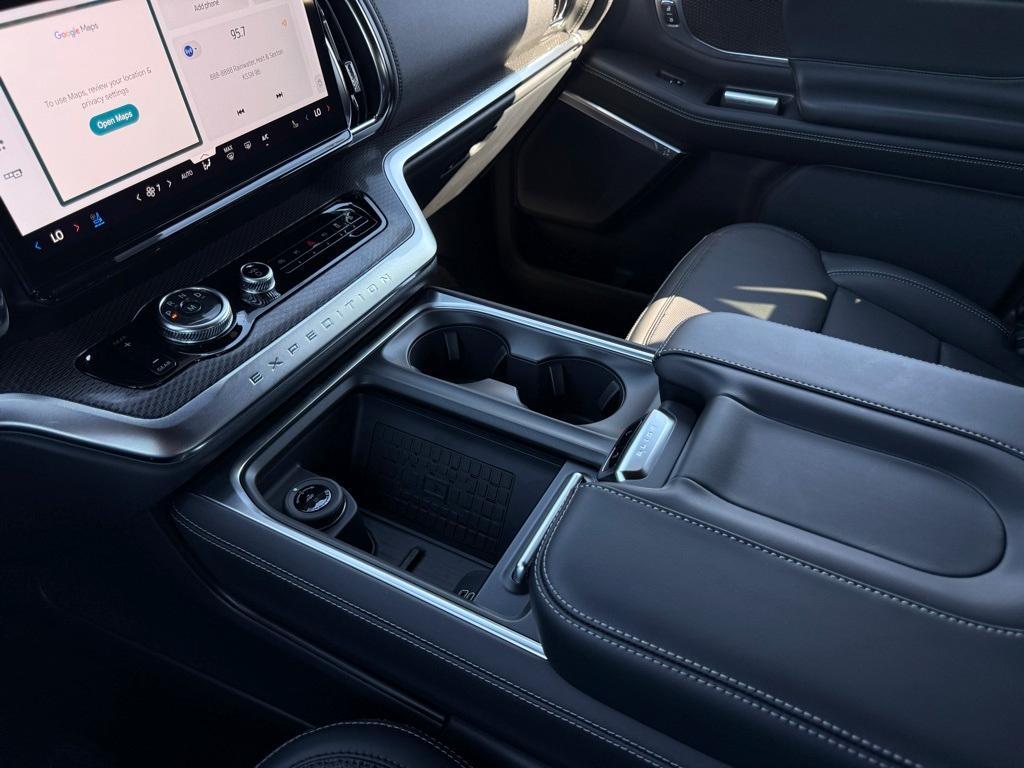 new 2025 Ford Expedition car, priced at $79,990