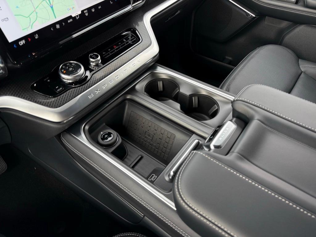 new 2025 Ford Expedition car, priced at $79,990