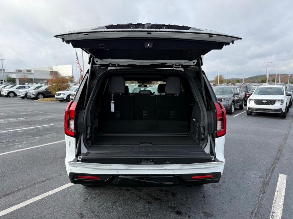 new 2025 Ford Expedition car, priced at $79,990