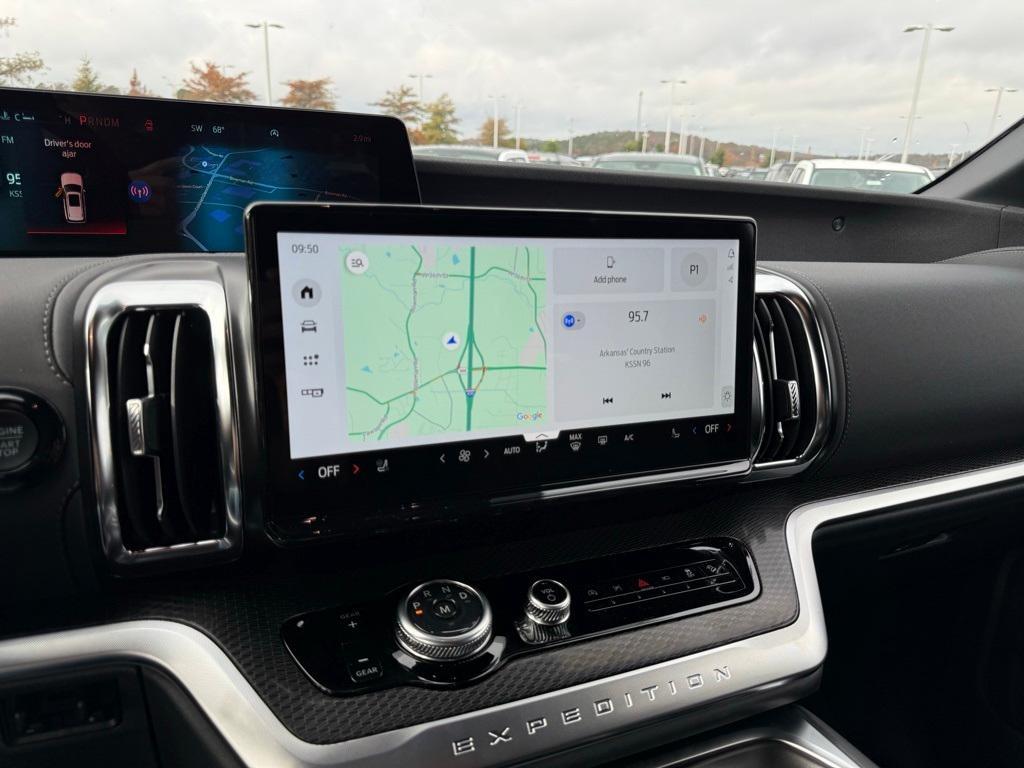 new 2025 Ford Expedition car, priced at $79,990