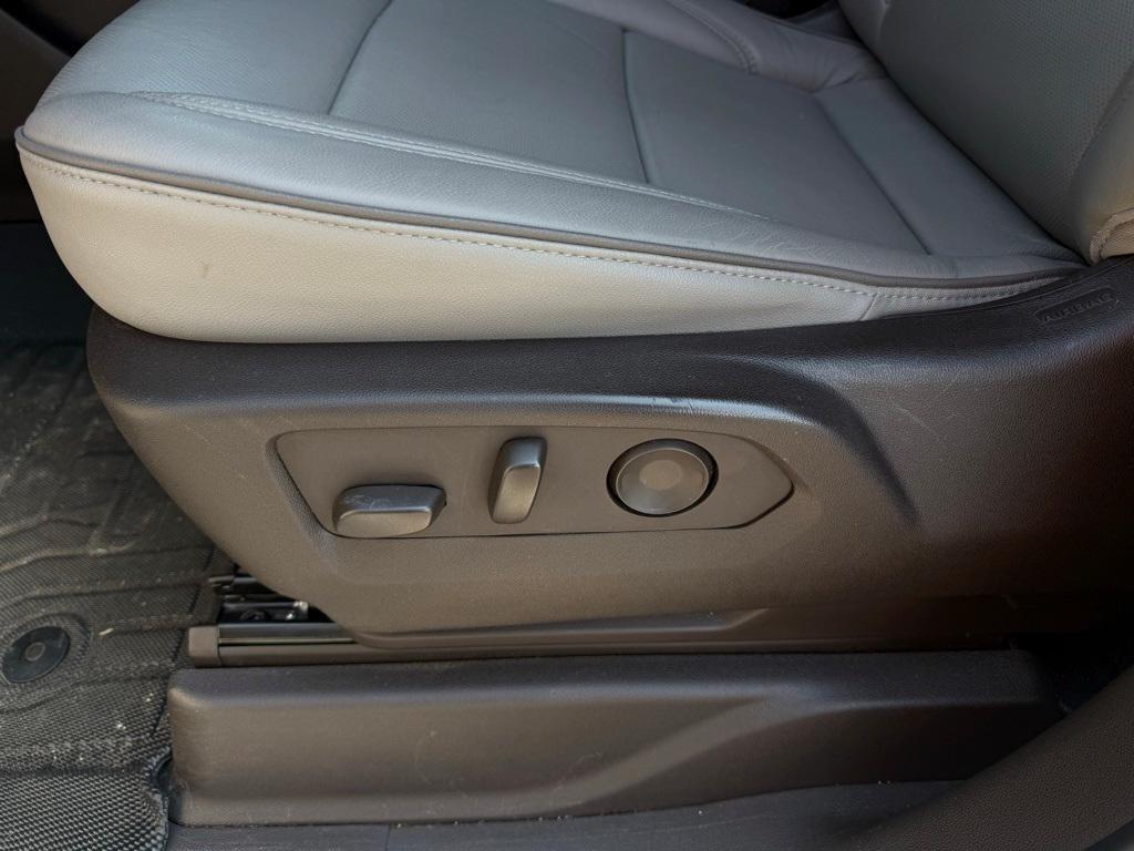 used 2021 GMC Yukon car, priced at $37,220