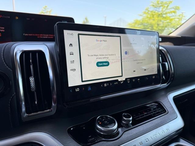new 2025 Ford Expedition car, priced at $79,235