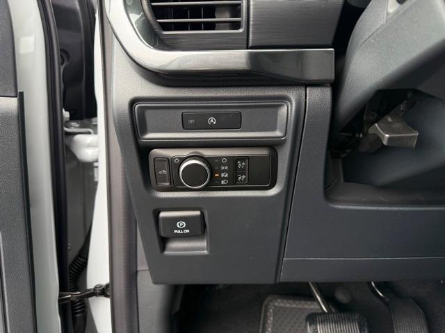 new 2025 Ford F-150 car, priced at $42,995