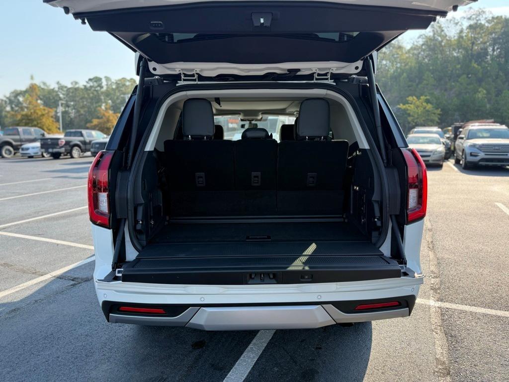 new 2025 Ford Expedition car, priced at $78,090