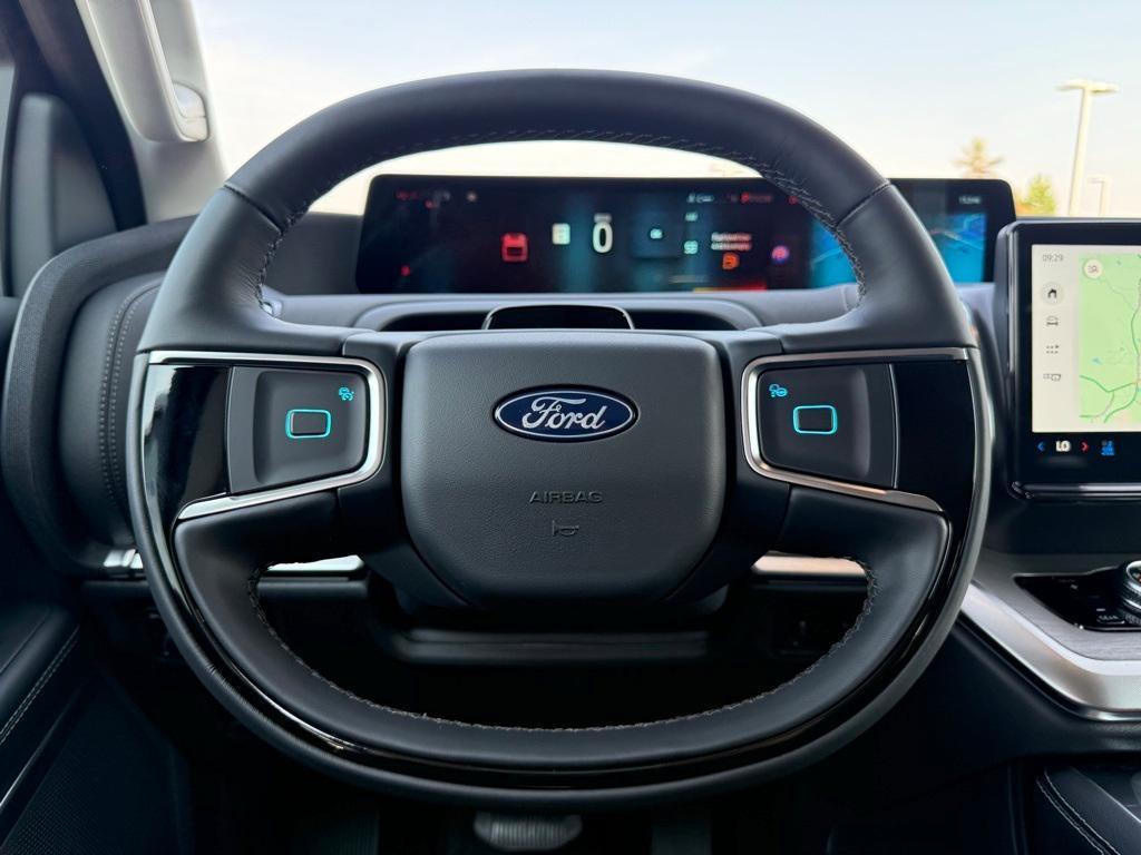 new 2025 Ford Expedition car, priced at $78,090