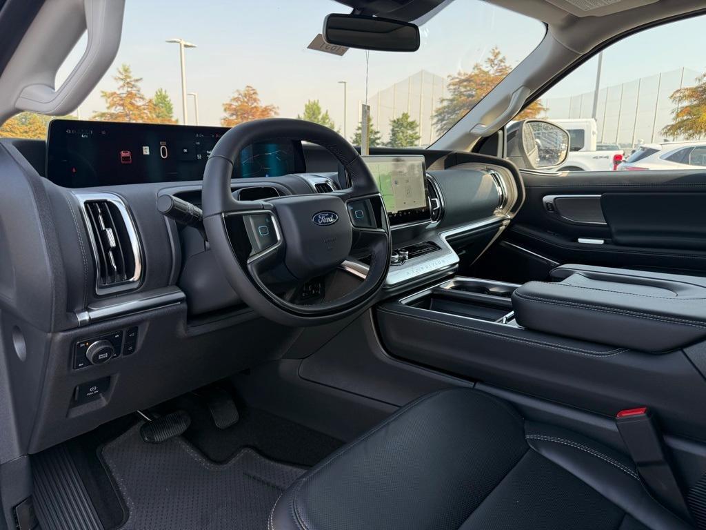 new 2025 Ford Expedition car, priced at $78,090