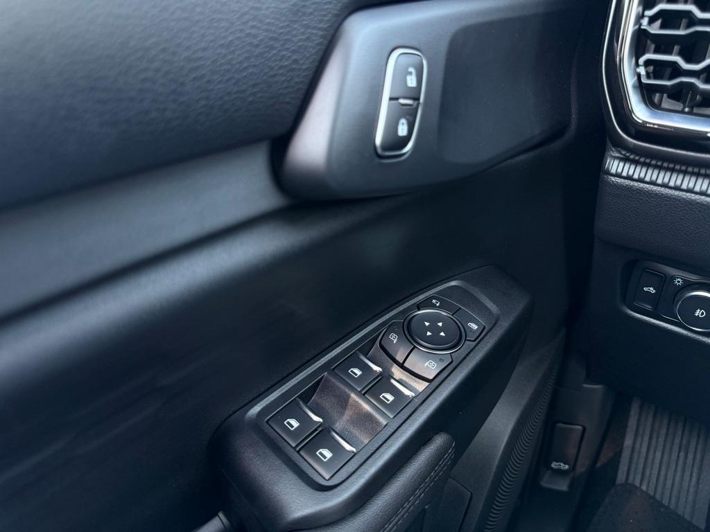 new 2025 Ford Ranger car, priced at $41,990