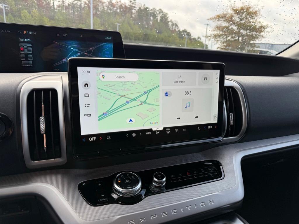 new 2025 Ford Expedition car, priced at $67,990