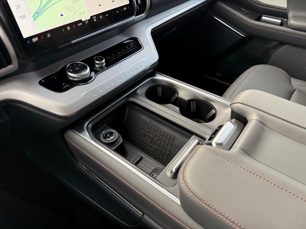 new 2025 Ford Expedition car, priced at $67,990