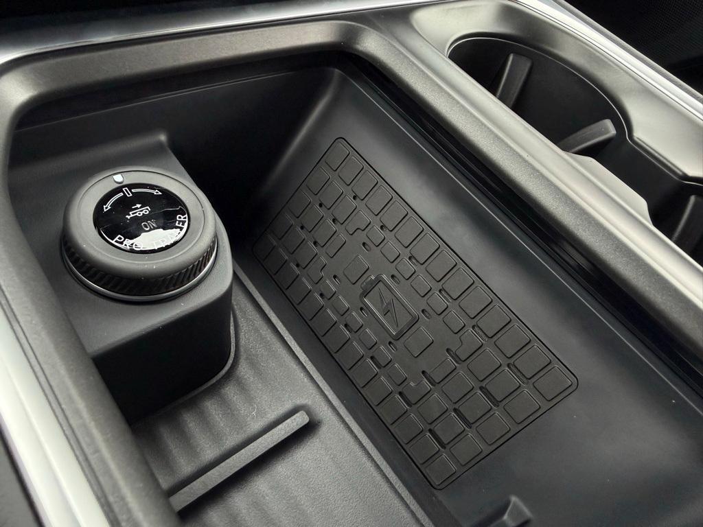 new 2025 Ford Expedition car, priced at $79,990