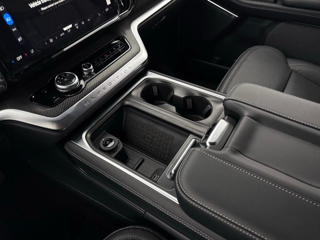 new 2025 Ford Expedition car, priced at $79,990