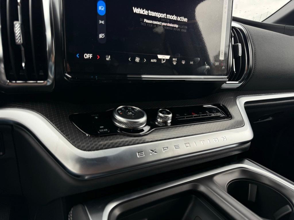 new 2025 Ford Expedition car, priced at $79,990