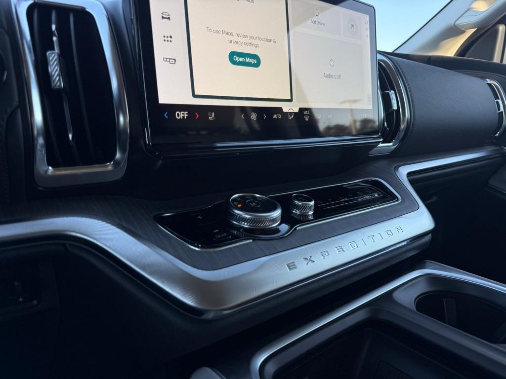 new 2025 Ford Expedition car, priced at $86,990