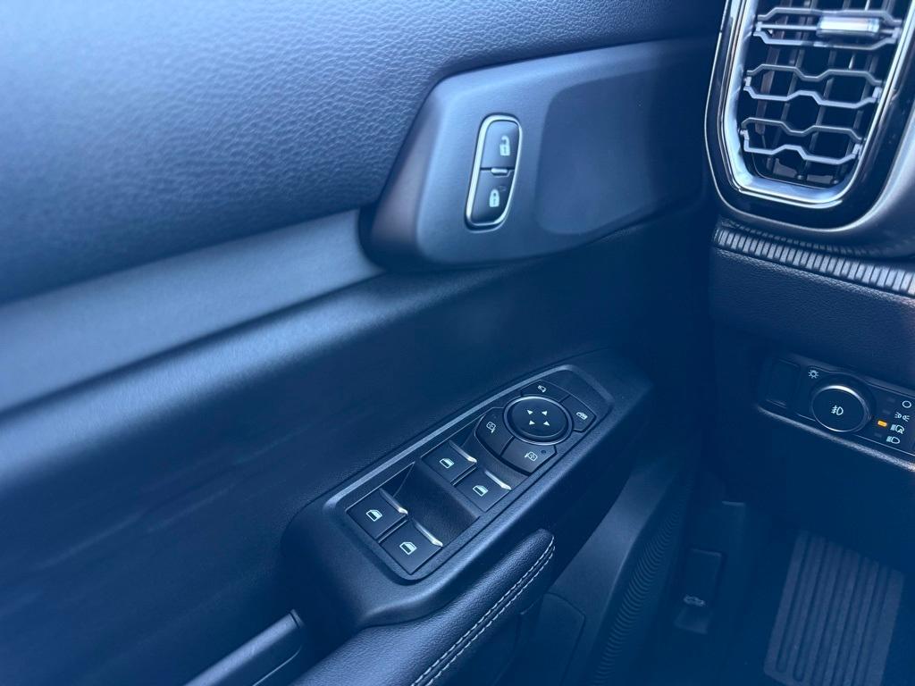 new 2025 Ford Ranger car, priced at $40,090