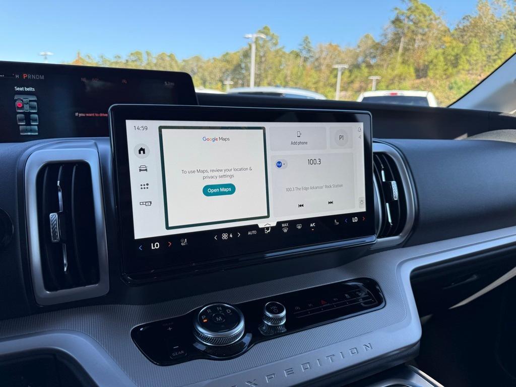 new 2025 Ford Expedition car, priced at $70,990