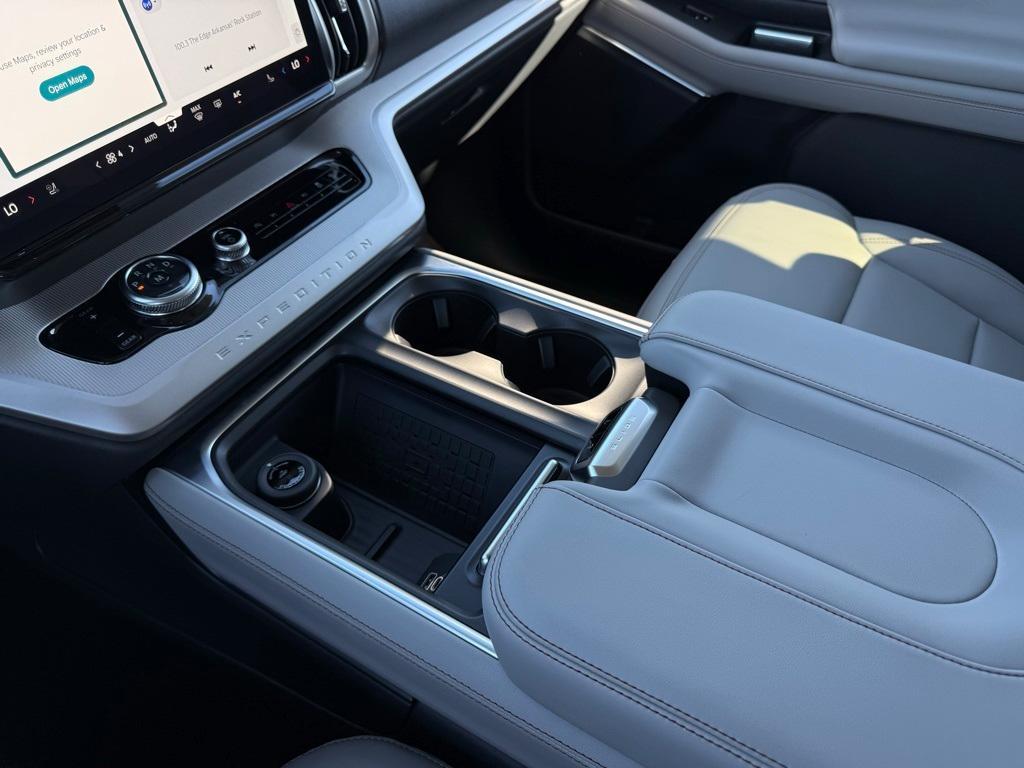 new 2025 Ford Expedition car, priced at $70,990